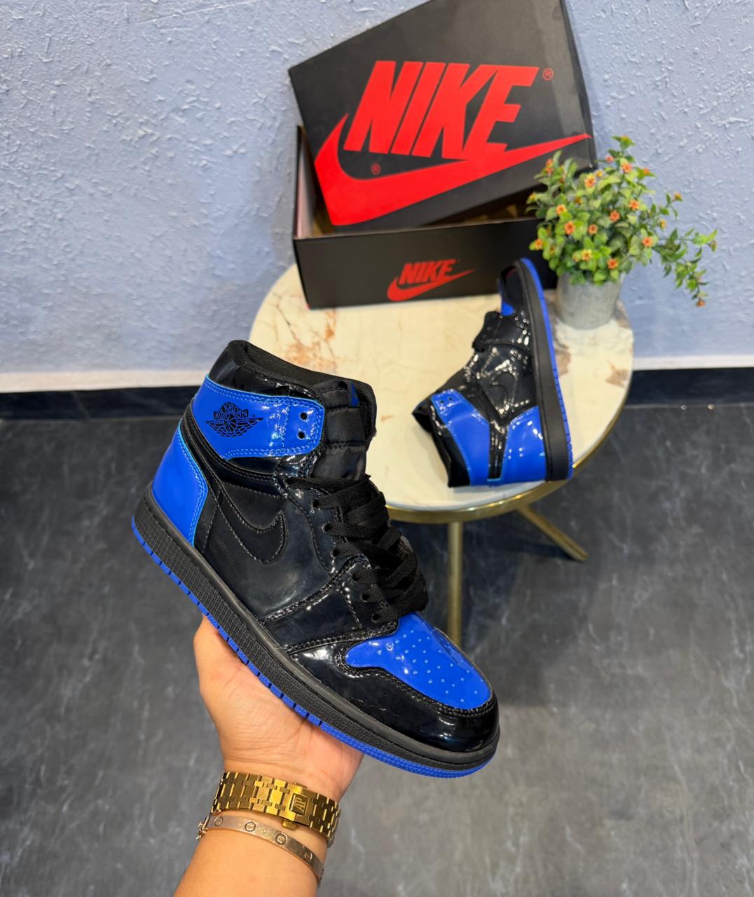 ★AIR JORDANS RETRO 1 PATENT BLUE BLACK 🖤★